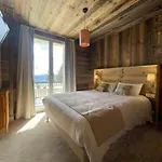 Des Pyrenees Hotel 3*