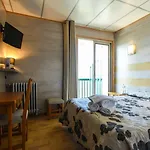 Des Pyrenees Hotel 3*