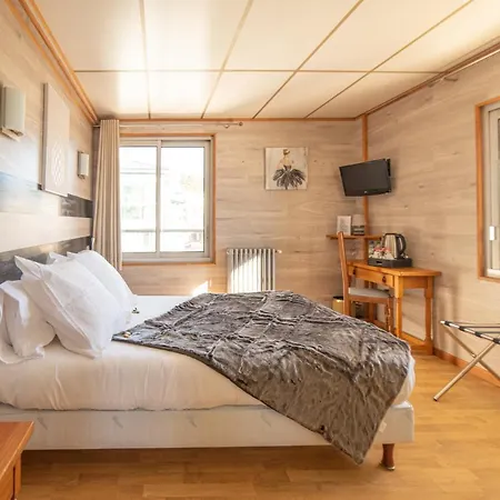 Des Pyrénées Hotel 3*
