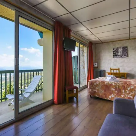 Szálloda Des Pyrenees 3*