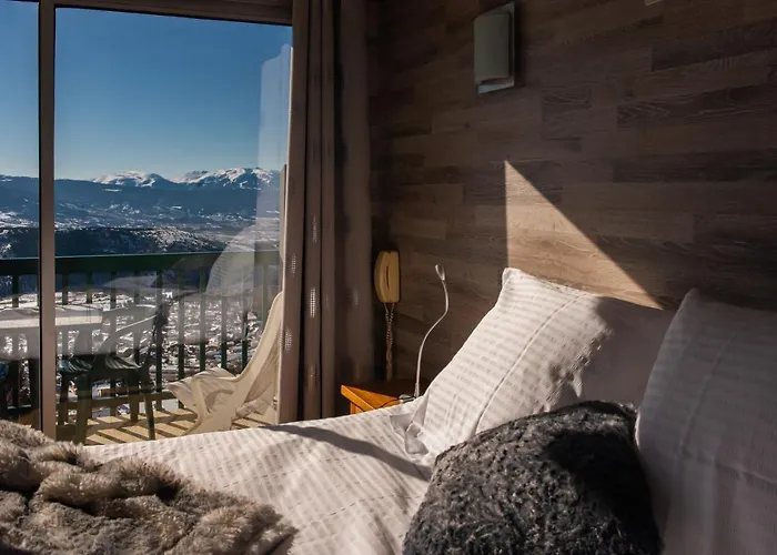 Des Pyrenees Hotel 3*