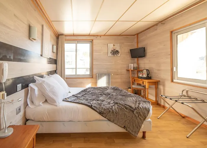Des Pyrénées Hotel 3*